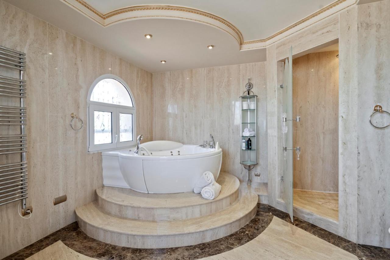 Luxury Villa Bellagio Estepona (Adults Only) ภายนอก รูปภาพ